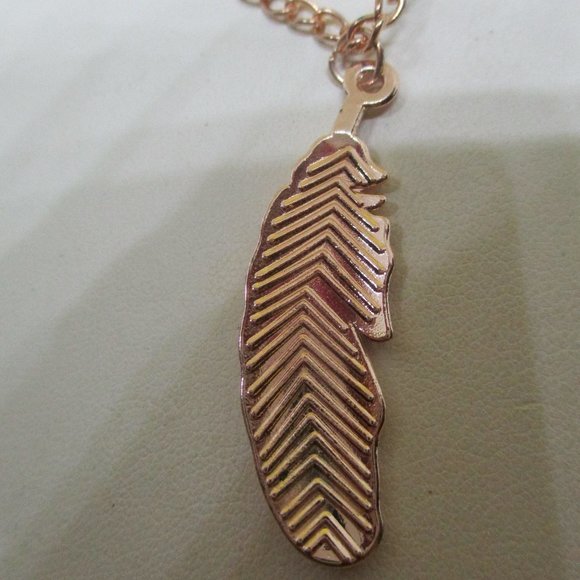 Feather Necklace Rose Gold Tone Metal Feather Pendant Necklace W Extension Chain - Picture 2 of 9